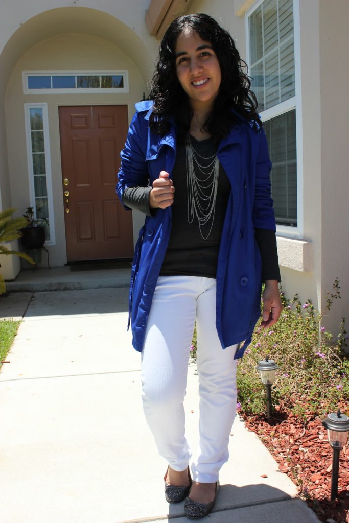 What to Wear Shopping | Blue Trench and White Jeans Casual Outfit