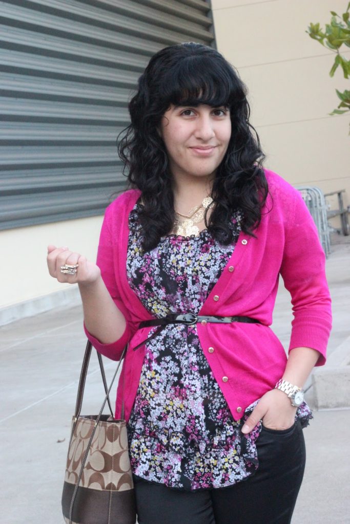 Pink Cardigan and Floral Print Top Outfit Inspiration