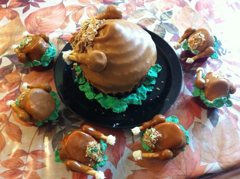 Thanksgiving Stuffed Turkey Cupcakes Decorating Inspiration