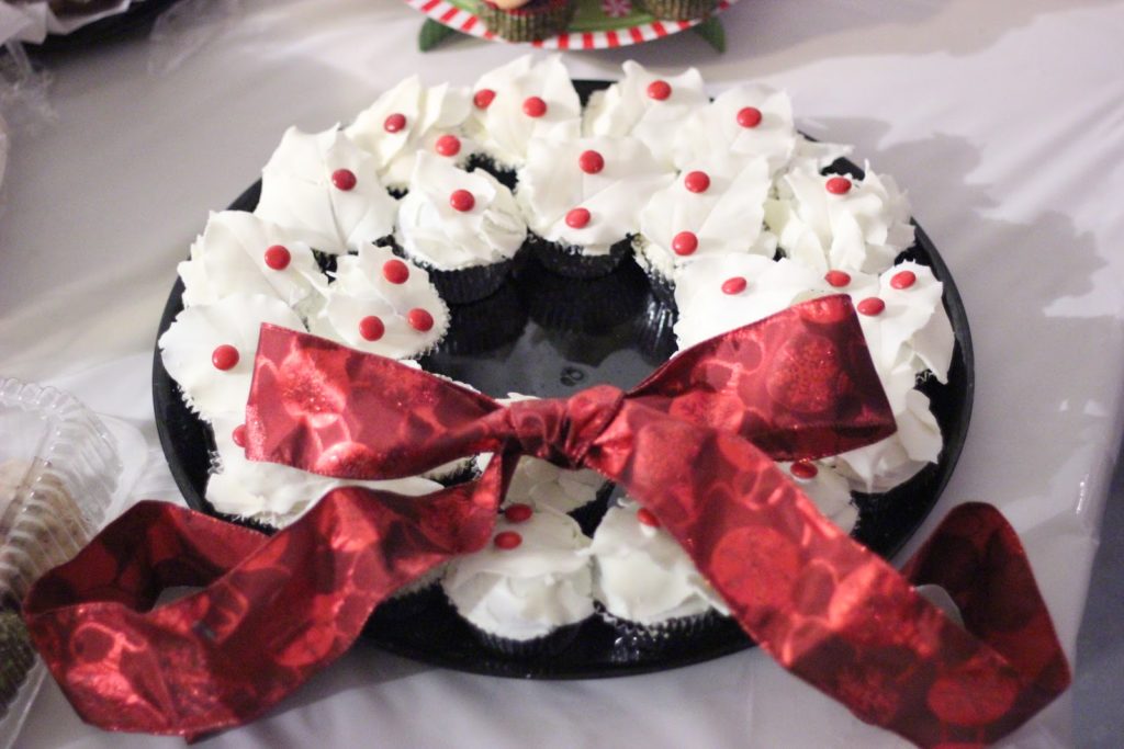 White Chocolate Wreath Cupcakes