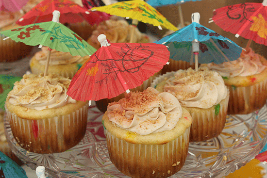 Hawaiian Luau Theme Cupcakes